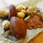柚木元 - 大きいのが、とちシメジ、時計回りに、しょうごんじ、さくらしめじ、いくち