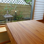 柚木元 - ヒノキの巨大な一枚板で作ったテーブルです