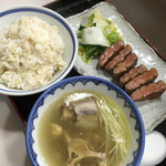 牛舌の店 多津よし - 上牛たんA定食ニ 2100円
      (牛たん、麦めし、テールスープ)