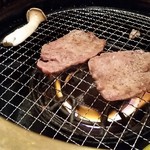 旨い肉と美味しいお酒の焼肉屋　MEAT KUN - 上タンソルト