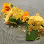 アベー - 鱒 ナスタチウム 金糸瓜 インゲンの花 枝豆ピュレ