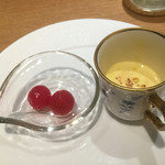 アベー - カボチャの冷製スープ　チェリートマトコンポート