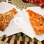 Captain Hook's Galley - ベーコンとパイナップルのピザ ＆ シーフードピザ