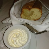 ルース クリス ステーキハウス - フレッシュバターが旨い♥
                  (*￣▽￣)ノ~~ ♪
