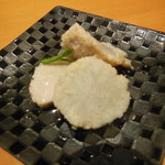 菊水鮓 - マダコの真子のスライス
      