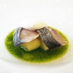 神楽坂 ヴェーリ - サバのマリネと緑のガスパチョ