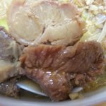 自家製太麺 ドカ盛 マッチョ - 『夜』日に日にチャーシューが不味くなる・・・