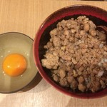 捏製作所 - つくね屋のそぼろ丼