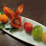 手繰りや 玄治 - カラフルトマトの甘酢漬け