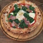 パンチェッタとほうれん草と半熟卵