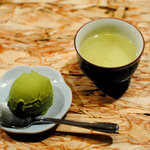 鳥宮 - 〆にデザートとお茶がサービスで出てきます