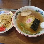 あじ屋 - ラーメンセット