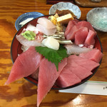 魚河岸 - マグロたっぷりの海鮮丼！！！