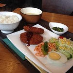 みぃ珈琲 - H.28.9.23.昼 日替わりランチ(メンチカツ) 750円税込