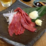 肉汁餃子のダンダダン - 「馬刺（赤身）」650円也。