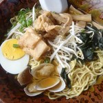 ぱくぱく - 料理写真:海賊ラーメン730円から揚げは揚げだし豆腐に見える