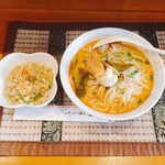 Muan tai - トムヤンクンラーメンと半チャーハン