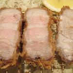 肉のすわ - 嬉嬉豚　特上ロースかつ（リブロース250g）断面②