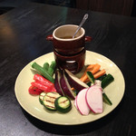Kappagura - 旬菜スッティックサラダ！地元野菜にアンチョビのソースを付けて食べると野菜の甘みが引き出されとても美味しいです。
                        