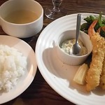 AGATO - 《2809》　今回初挑戦『エビフライ定食』（930円）
      