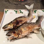 柳家 - 長良川の天然鮎の塩焼き