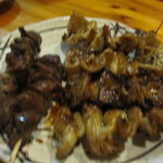 大衆焼鳥 日吉丸 - 砂ずり＠90円・とり皮タレ＠90円