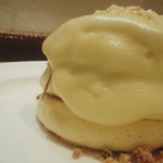 Merengue - マカダミアナッツクリームパンケーキ