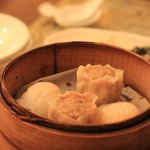 状元樓 - 本日の点心　①ハーカオ　②肉シウマイ　香港で食べてたものが懐かしい・・