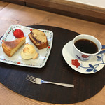 カフェ ビーウエイト - 