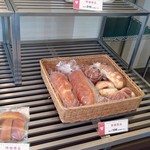 特価コーナーはすぐ売り切れます