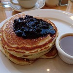 Clinton Street Baking Co. & Restaurant - 2016.9　ブルーベリーのかかったパンケーキ