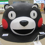 Uma Zakura - 熊本駅のくまモンのデカい頭部像