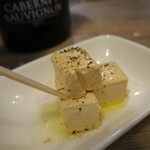 piccolo MODENA - お通しのチーズ 380円(2016年9月）