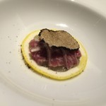 肉屋 雪月花 NAGOYA - 近江牛A5霜降りのユッケ 仏蘭西産トリュフと共に