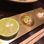 肉屋 雪月花 NAGOYA - 薬味はすだち、わさび、岩塩の3種