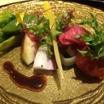 肉屋 雪月花 NAGOYA - 自家製飛騨牛生ハムと旬菜ナムル サラダ仕立て