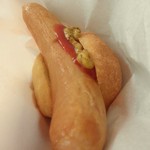 腸詰屋 - 半端ないはみ出しよう・・