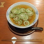 蕎麦切り 旗幟 - すだちそば（温）1,030円