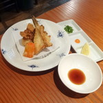 蕎麦切り 旗幟 - フグの唐揚げ1,030円