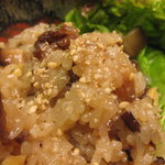 焼肉 カルビ亭 - 自慢の牛肉蒸しご飯（もち米）