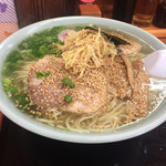 ラーメン　てらこや - ゴマをたっぷりかけた「塩生姜ラーメン」