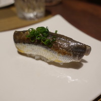 馳走や直 赤坂本店 - 鰯の炙り握り