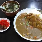 Mika en - 中華屋さんの「カレーライス」です