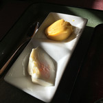 伊勢屋豆腐店 - オマケでいただいた、豆乳の杏仁豆腐とかぼちゃプリン