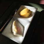 伊勢屋豆腐店 - オマケでいただいた、豆乳の杏仁豆腐とかぼちゃプリン