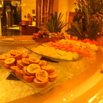 Sofitel - 南国フルーツやパンも多い