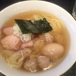 支那ソバ　小むろ - 塩ワンタン麺¥880+味付け玉子¥100 (2016.9月)