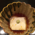 懐石料理 はし本 - 菊の華を練り込んだ胡麻豆腐