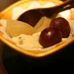 本濱 - デザート　玄米茶と牛乳のゼリー　洋ナシコンポート　巨峰