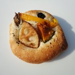 ネコヤベーカリー - 秋野菜のフォカッチャ